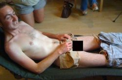 Era sa-si piarda un testicul in urma epilarii inghinale