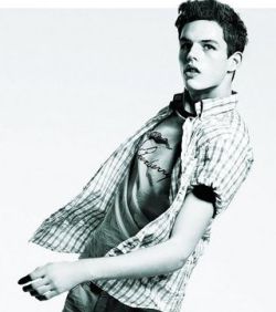 Topmodelul francez Tom Nicon s-a sinucis