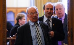 Curtea Constitutionala: Pensiile NU se taie