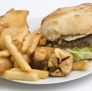 Unul din trei romani are colesterolul marit, suferind de hipertensiune sau diabet