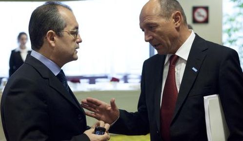 Basescu si PDL pe toboganul optiunilor politice
