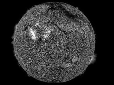 Pamantul ar putea fi lovit de un tsunami solar