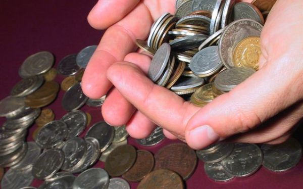 Bugetarii recupereaza 10% din salariu dar pierd al 13-lea salariu din 2011