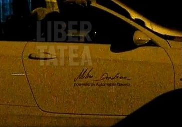 Mihai Bendeac e cocalar. Si-a inscriptionat numele pe portiera BMW-ului