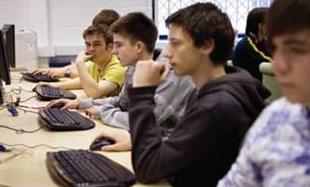 Administrarea calculatoarelor, o noua materie optionala pentru liceeni