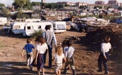 Un grup de rromi a castigat in instanta dreptul de a ramane in Franta