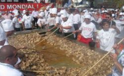 Record mondial la Cluj: 210 pui prajiti intr-o singura tigaie