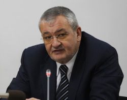 Vladescu: Emil Boc are o intelegere limitata intr-o perioada de criza