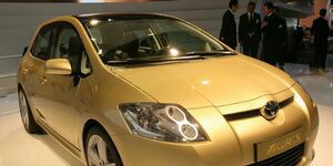 Toyota Auris Hybrid a ajuns in Romania la preturi de peste 20.000 EUR