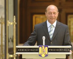 Traian Basescu retrimite Legea pensiilor la Parlament