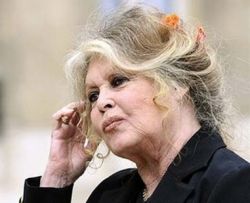 Brigitte Bardot candideaza la presedintia Frantei in 2012