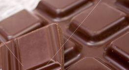 Ciocolata neagra combate oboseala