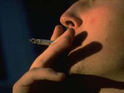 Fumatorii nevoiti sa lucreze ore suplimentare in Marea Britanie