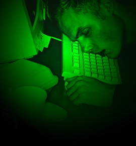 Dependenta de internet poate avea simptome asemanatoare cu sevrajul fumatorilor