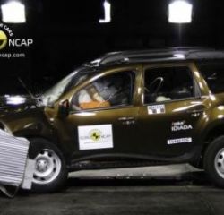 Dacia Duster a obtinut doar 3 stele la testul Euro NCAP