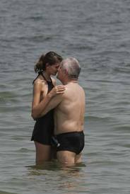 Magistratii au decis ca fetita Columbenilor sa raman la Irinel pana la pronuntarea divortului