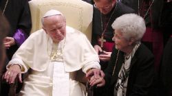 Vaticanul ii creeaza pagina pe Facebook Papei Ioan Paul al II-lea