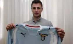 Radu Stefan, in carti pentru a-l inlocui pe Abidal la Barcelona