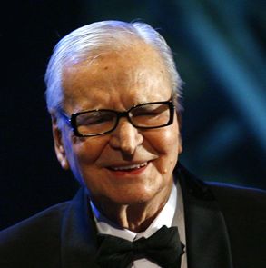 Radu Beligan a primit o stea pe Aleea Celebritatilor din Bucuresti