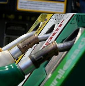 Petrom, Rompetrol si Lukoil au scumpit carburantii. Benzina a trecut de 6 lei litrul