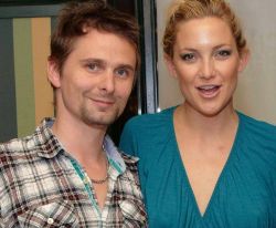 Kate Hudson s-a logodit cu Matthew Bellamy, solistul trupei Muse