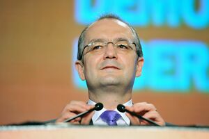 Emil Boc a castigat alegerile PDL, cu 855 de voturi