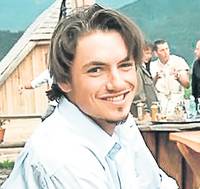 Nicholas Dimancescu, fiul consulului roman la Boston, a cazut de pe stanci in timpul filmarilor