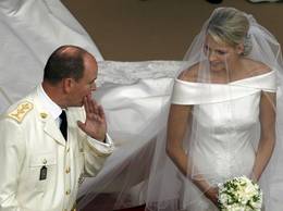 Printesa Charlene a purtat o rochie Armani la petrecerea de dupa cununie