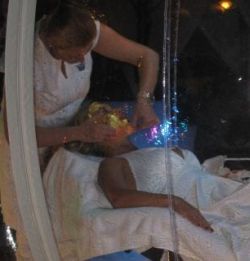 Ultima fita pe litoral: tratament facial cu aur de 24 de karate