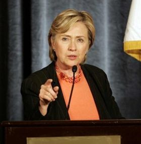 Hillary Clinton conduce detasat in cursa pentru Casa Alba