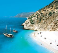 Turisti romani blocati in Antalya din cauza problemelor agentiei Premium Holidays