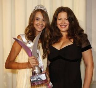Diana Codruta Dinu desemnata Miss Teenager Romania