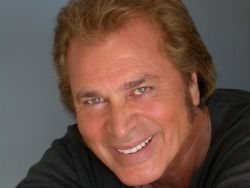 Engelbert Humperdinck va concerta in Bucuresti, pe 3 decembrie 2011