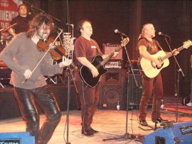 Trupa Phoenix implineste 45 de ani