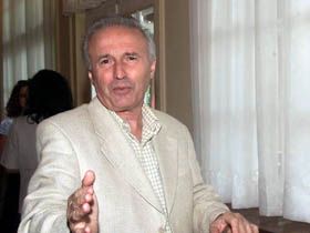 Procurorii au dispus deshumarea lui Dumitru Tinu