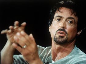 Sylvester Stallone produce un film despre Edgar Allan Poe
