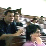 Cadrele didactice cu studii superioare vor primi un salariu minim de 880 lei