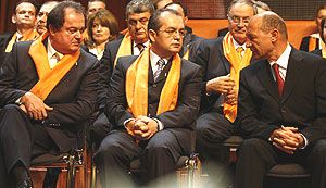 Basescu a cerut furios sa cada capete la PD
