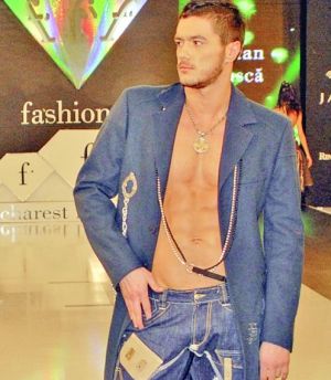 Stripperul Cristi Ursu: 