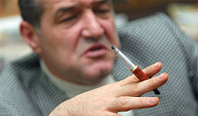 Salariul minim la banca lui Becali va fi de 2.000 de euro