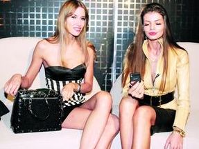 Iulia Albu, subjugata de Monica Columbeanu