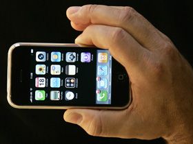 Apple, acuzat de incalcarea unor patente pentru mesageria vocala de pe iPhone