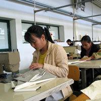 Muncitorii din China si Bangladesh intra pe piata romaneasca a textilelor