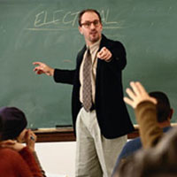 Relatiile sexuale dintre profesori si elevi ar putea fi interzise prin lege