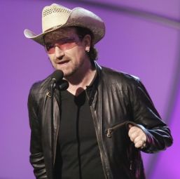 Bono de la U2, designer de tricouri