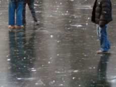 Trei elevi au cazut in lacul Siutghiol, dupa ce gheata pe care patinau s-a spart