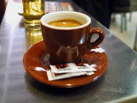 Cofeina contribuie la cresterea riscului de avort spontan