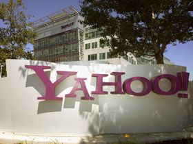 Yahoo intentioneaza sa respinga oferta de preluare a Microsoft