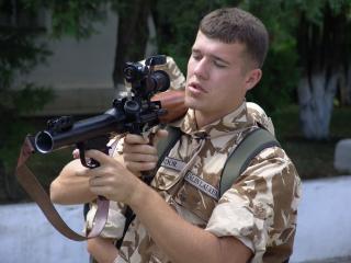 Militarii vor avea dreptul sa-si ia armele acasa si sa traga cu ele fara somatie