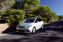 Versiunea restilizata a modelului Mazda5 intra in aceasta saptamana pe piata romaneasca